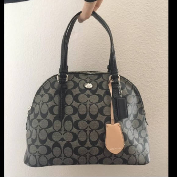 Coach Handbags - Coach dome cross body purse
